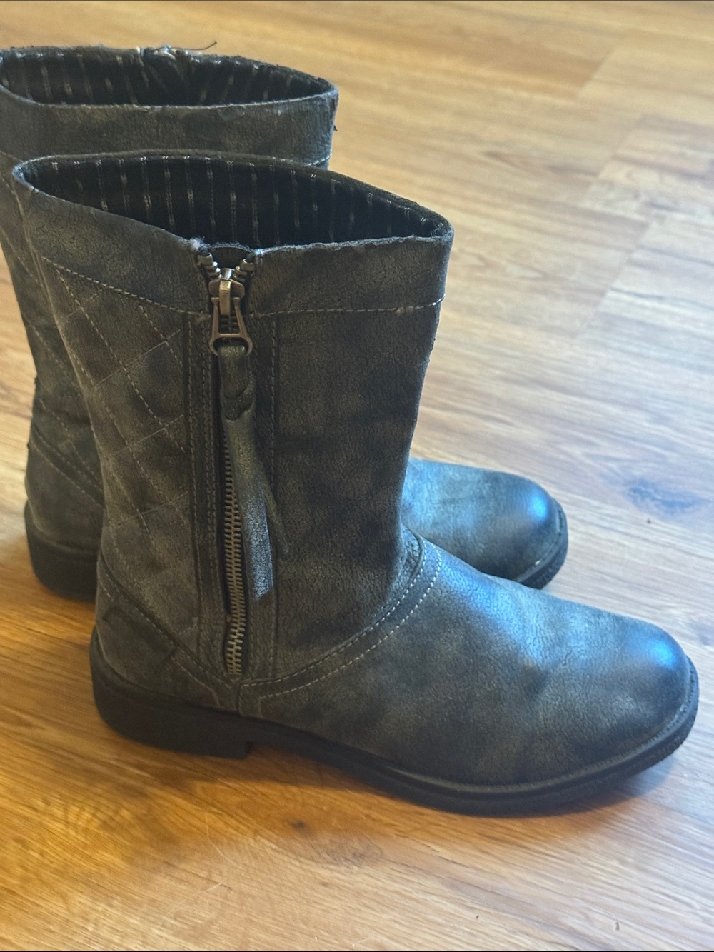Women's Gray Mid-Calf Zip Casual Boots